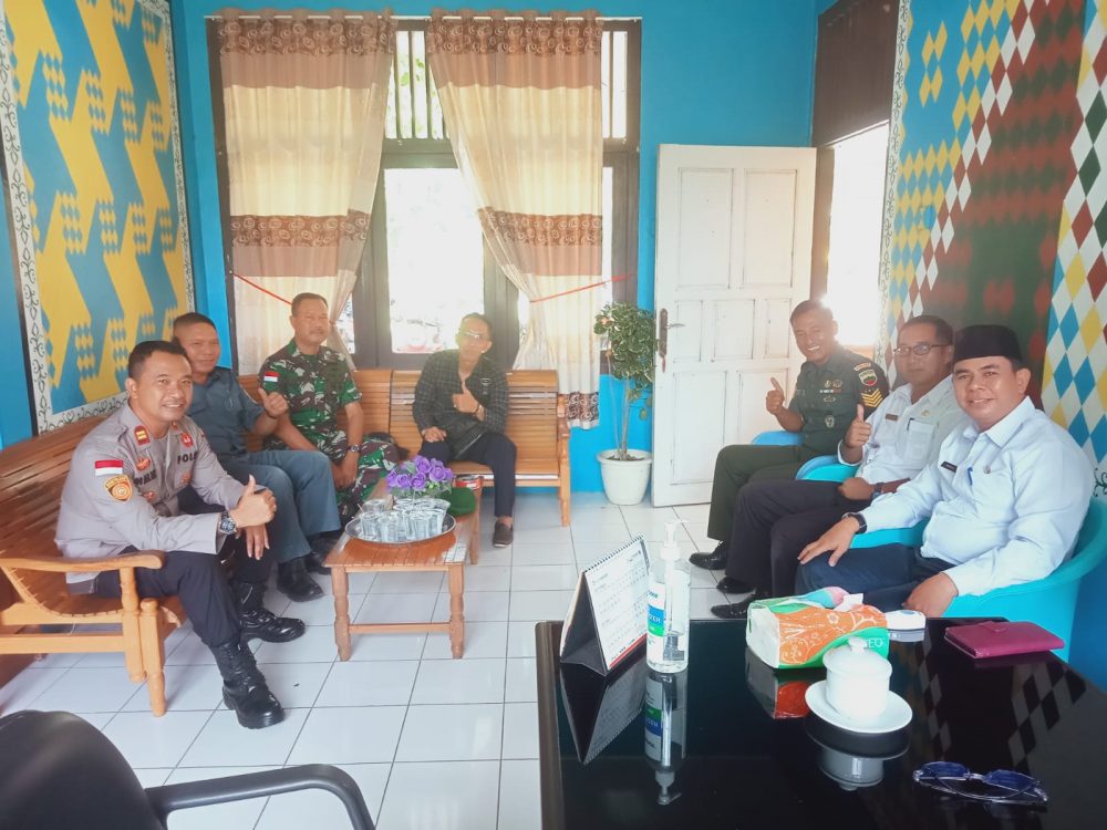 Plh. Danramil 06/Serasan Bersama Unsur Uspika Gelar Silaturrahmi Dengan Camat Baru Plh. Danramil 06/Serasan Bersama Unsur Uspika Gelar Silaturrahmi Dengan Camat Baru