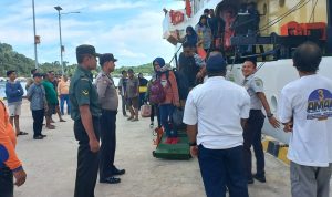 Babinsa Koramil 06/Serasan Laksanakan PAM Sandar Kapal Penumpang Sanus 83 Babinsa Koramil 06/Serasan Laksanakan PAM Sandar Kapal Penumpang Sanus 83