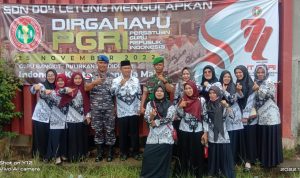 Danramil 04/Letung Hadiri Upacara Peringatan HUT Guru Nasional dan PGRI Ke-77 Kecamatan Jemaja