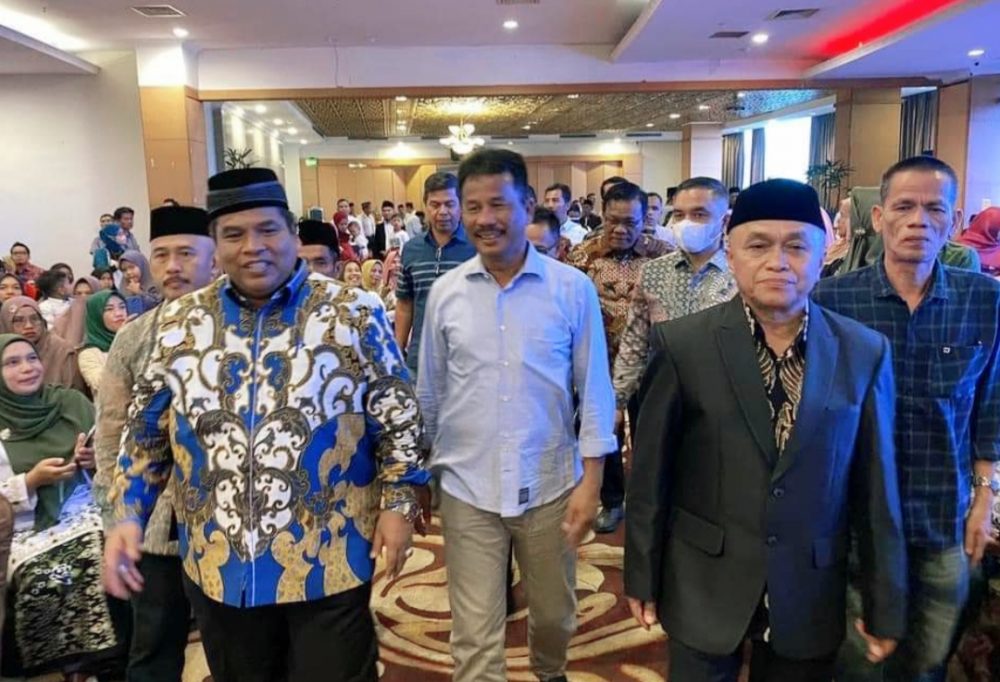 Bupati Suhatri Bur, Datuak Putiah Hadiri Pelantikan dan Pengukuhan Pengurus IKKSB DPW Kepri