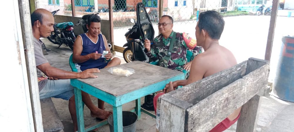 Jalin Silaturrahmi, Babinsa Koramil 06/Serasan Kembali Komsos Dengan Warga Binaan
