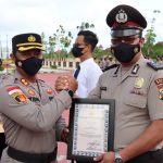 20 Personil Polres Bintan Mendapatkan Penghargaan Dari Kapolres
