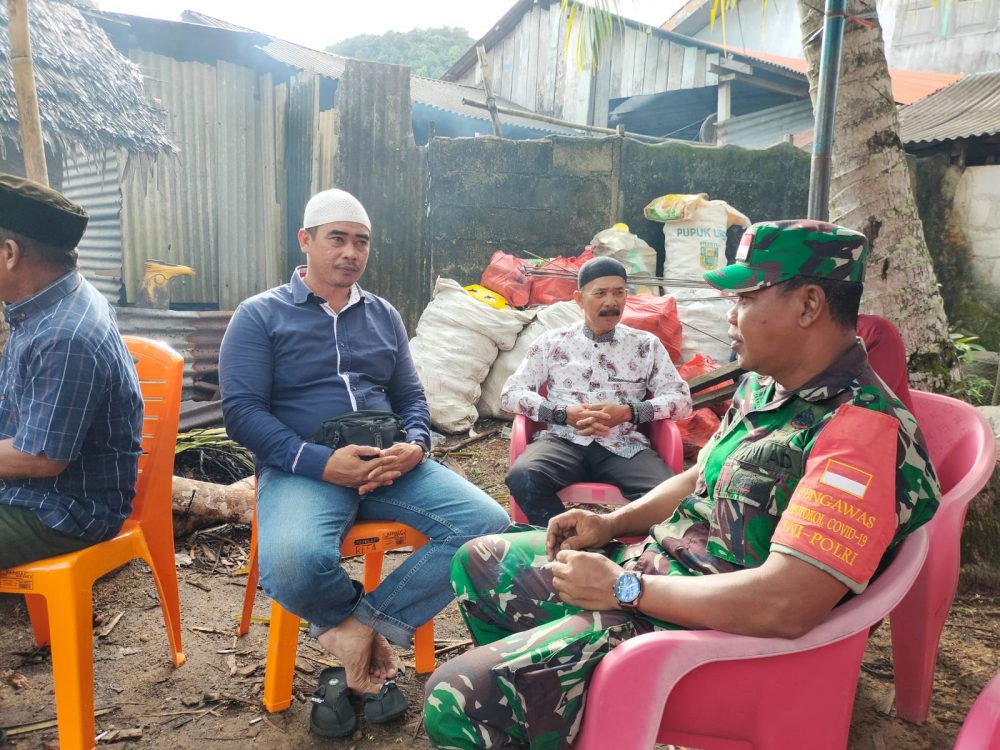 Turut Bela Sungkawa, Babinsa Serka Parsimin Turut Melayat Warga Binaan Yang Tutup Usia