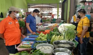 Satintelkam Polres Bintan Lakukan Monitoring Pasar Menjelang Natal Dan Tahun Baru Satintelkam Polres Bintan Lakukan Monitoring Pasar Menjelang Natal Dan Tahun Baru