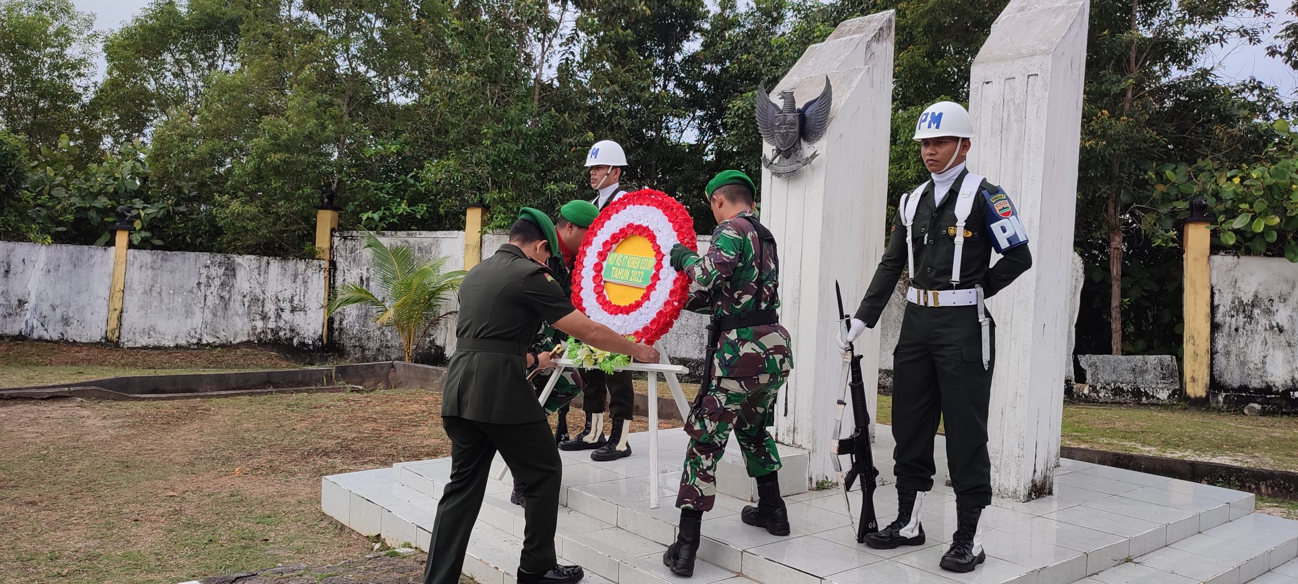 Peringati HUT Korem 033/WP, Kodim 0318/Natuna Ziarah Makam Pahlawan Peringati HUT Korem 033/WP, Kodim 0318/Natuna Ziarah Makam Pahlawan