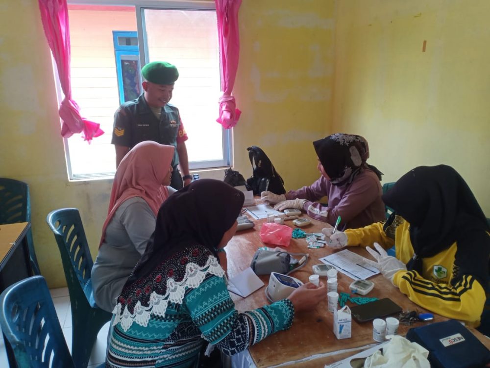 Babinsa Serka Didih Himbau Warga Jaga Kesehatan Dengan Cara Cek Kesehatan Secara Rutin Babinsa Serka Didih Himbau Warga Jaga Kesehatan Dengan Cara Cek Kesehatan Secara Rutin