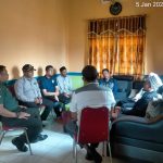 Babinsa Serda Olih Jalin Komsos Dengan Tokoh Masyarakat Desa Bukit Padi
