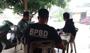 Cuaca Ektrim, Babinsa Serda Krismawanto Monitoring Wilayah Bersama Ketua BPBD Jemaja Timur Cuaca Ektrim, Babinsa Serda Krismawanto Monitoring Wilayah Bersama Ketua BPBD Jemaja Timur