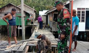 Cuaca Buruk, Babinsa Serda Syamsul : Jaga Faktor Keselamatan Bagi Nelayan