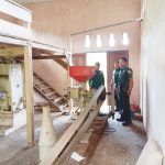 Danramil 04/Letung Bersama Kepala UPT Balai Benih Pertanian dan Perikanan, Pantau Ketersediaan Stok Beras