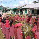 Koramil 06/Serasan Perkenalkan Tanaman Pohon Buah Naga Kepada Para Siswa Didik TK Serasan Koramil 06/Serasan Perkenalkan Tanaman Pohon Buah Naga Kepada Para Siswa Didik TK Serasan