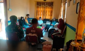 Sosialisasikan Bahaya Karhutla, Babinsa Serda Olih Ingatkan Sanksi Bagi Pelaku
