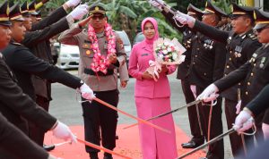 Pedang Pora Sambut Kedatangan Dan Pelepasan Kapolres Natuna