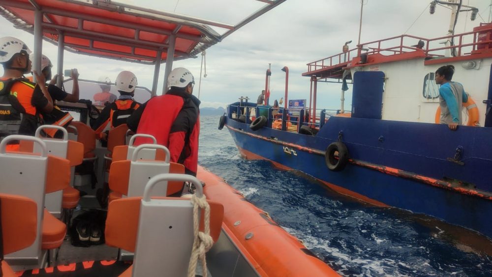Basarnas Natuna Evakuasi 1 Orang ABK Kapal Pengangkut BBM Diperairan Pulau Tiga