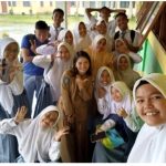 Penggunaan Model Project Based Learning untuk Meningkatkan Kemampuan Menulis Teks Cerita Sejarah Kelas XII