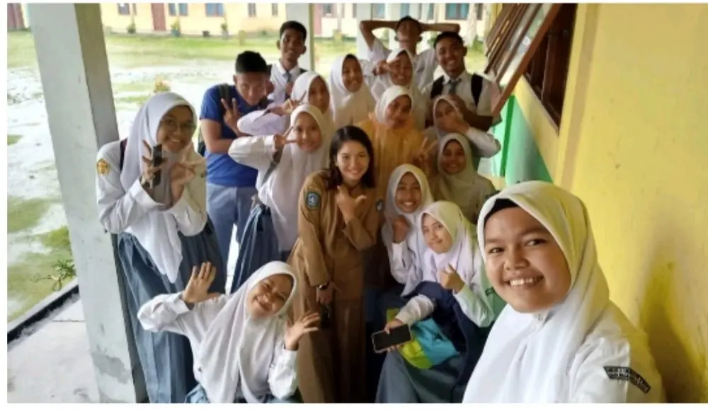 Penggunaan Model Project Based Learning untuk Meningkatkan Kemampuan Menulis Teks Cerita Sejarah Kelas XII