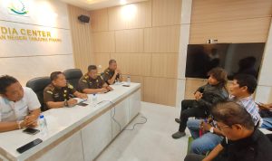 Terkait Gratifikasi Keterlibatan Mantan Kasi Pidsus, Beberapa Wartawan Datangi Kejari Tanjungpinang Terkait Gratifikasi Keterlibatan Mantan Kasi Pidsus, Beberapa Wartawan Datangi Kejari Tanjungpinang