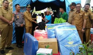 Walikota Pariaman Kunjungi Rumah Korban Kebakaran di Dusun Lapai Walikota Pariaman Kunjungi Rumah Korban Kebakaran di Dusun Lapai
