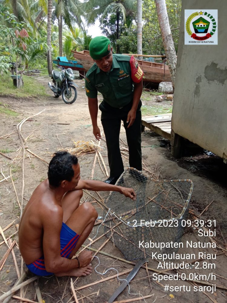 Lebih Dekat Dengan Masyarakat, Ini Yang Dilakukan Babinsa Sertu Saroji