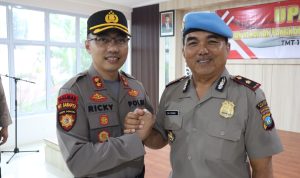 Kapolres Bintan AKBP Riky Iswoyo, S.I.K., M.M. Lantik Kompol A.G Rambe Mendapat Kenaikan Pangkat Pengabdian
