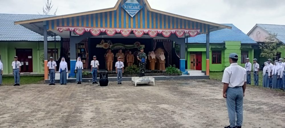 Plh. Danramil 06/Serasan Jadi Inspektur Upacara Penaikan Bendera Sekolah SMA N 1 Serasan Timur Plh. Danramil 06/Serasan Jadi Inspektur Upacara Penaikan Bendera Sekolah SMA N 1 Serasan Timur