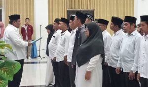 Suhatri Bur Kukuhkan FK-LPQ Kabupaten Padang Pariaman Suhatri Bur Kukuhkan FK-LPQ Kabupaten Padang Pariaman