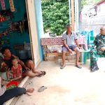 Tingkatkan Kemanunggalan, Babinsa Sertu Chaniago Kembali Jalin Komsos Dengan Warga Tingkatkan Kemanunggalan, Babinsa Sertu Chaniago Kembali Jalin Komsos Dengan Warga