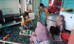 Babinsa Serda Sianipar Apresiasi Tim Puskesmas Subi Lakukan Posyandu Bai Bayi ke Rumah-Rumah Warga