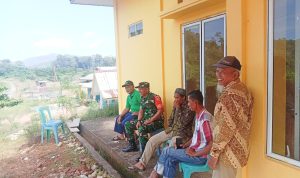 Tingkatkan Perekonomian, Babinsa Serda Krismawanto Motivasi Warga Untuk Cara Bercocok Tanam Tingkatkan Perekonomian, Babinsa Serda Krismawanto Motivasi Warga Untuk Cara Bercocok Tanam