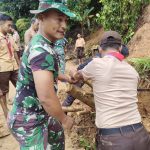 Hadir Bersama Rakyat, Koramil 06/Serasan Bantu Warga Yang Terdampak Bencana Tanah Longsor Hadir Bersama Rakyat, Koramil 06/Serasan Bantu Warga Yang Terdampak Bencana Tanah Longsor