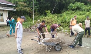 Jum’at Bersih, Koramil 04/Letung dan Pemerintah Kecamatan Jemaja Goro Bersihkan Gedung Sri Lanang Jum’at Bersih, Koramil 04/Letung dan Pemerintah Kecamatan Jemaja Goro Bersihkan Gedung Sri Lanang