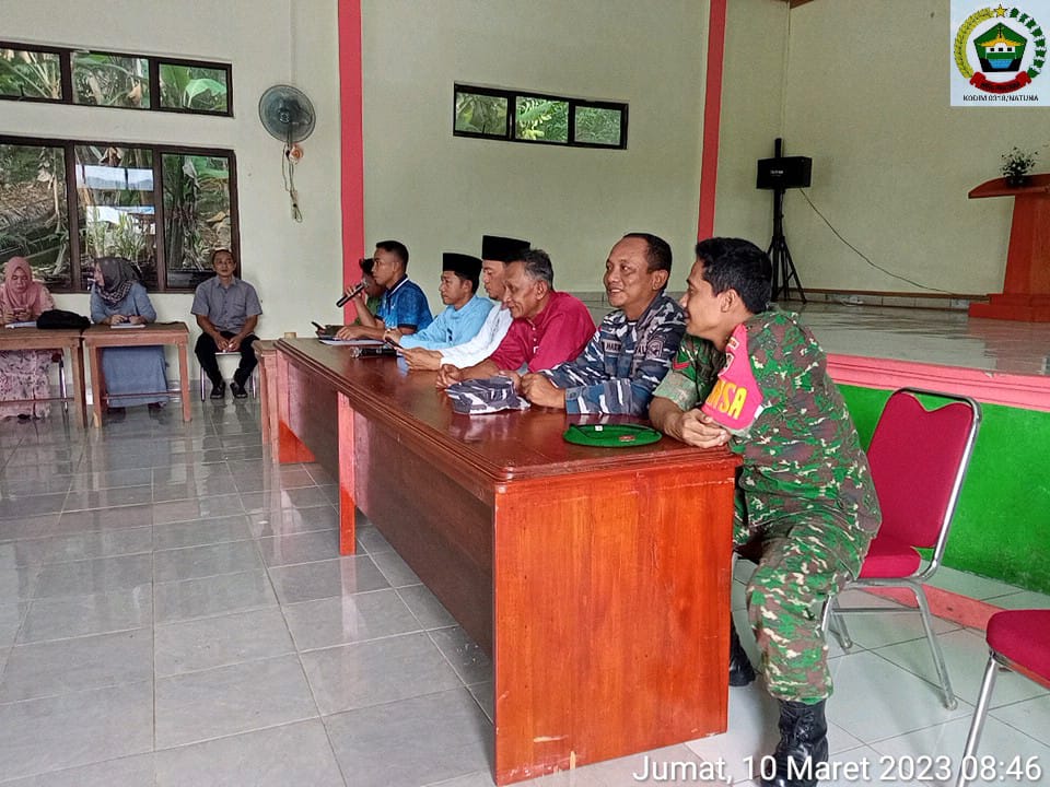 Agar Tepat Sasaran, Babinsa Kopda Danu Turut Awasi Penyaluran BLT DD Desa Sabang Mawang Agar Tepat Sasaran, Babinsa Kopda Danu Turut Awasi Penyaluran BLT DD Desa Sabang Mawang