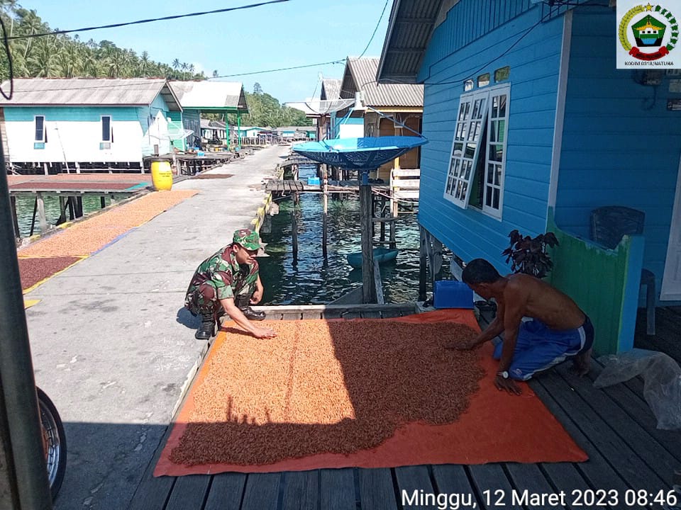 Gelar Komsos, Babinsa Kopda Dhanu Tampung Keluh Kesah Warga Terkait Kepastian Harga Cengkeh
