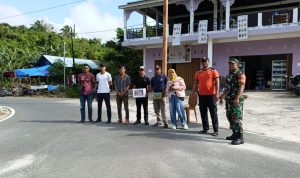 Babinsa Koramil 04/Letung Turut Kumpulkan Donasi Ke Jalan, Bantu Korban Terdampak Longsor Serasan Babinsa Koramil 04/Letung Turut Kumpulkan Donasi Ke Jalan, Bantu Korban Terdampak Longsor Serasan