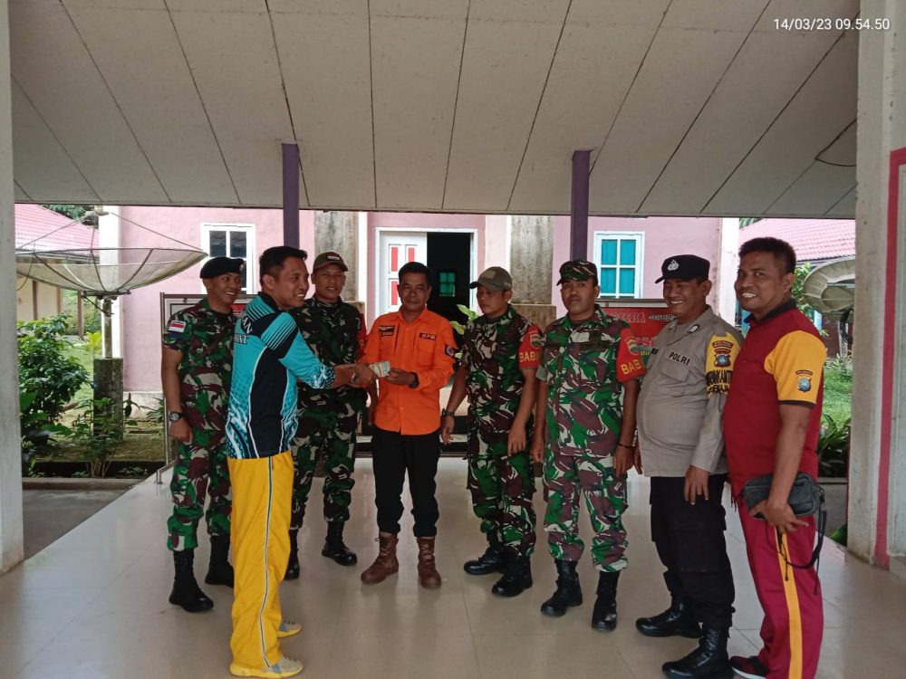 Peduli Longsor Serasan, Danramil 04/Letung : Hasil Donasi Yang Kita Lakukan Selama 2 Hari Sebesar Rp.7.609.000 Peduli Longsor Serasan, Danramil 04/Letung : Hasil Donasi Yang Kita Lakukan Selama 2 Hari Sebesar Rp.7.609.000