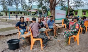 Babinsa Sertu Chaniago Pantau Keadaan Warga Terdampak Longsor Serasan