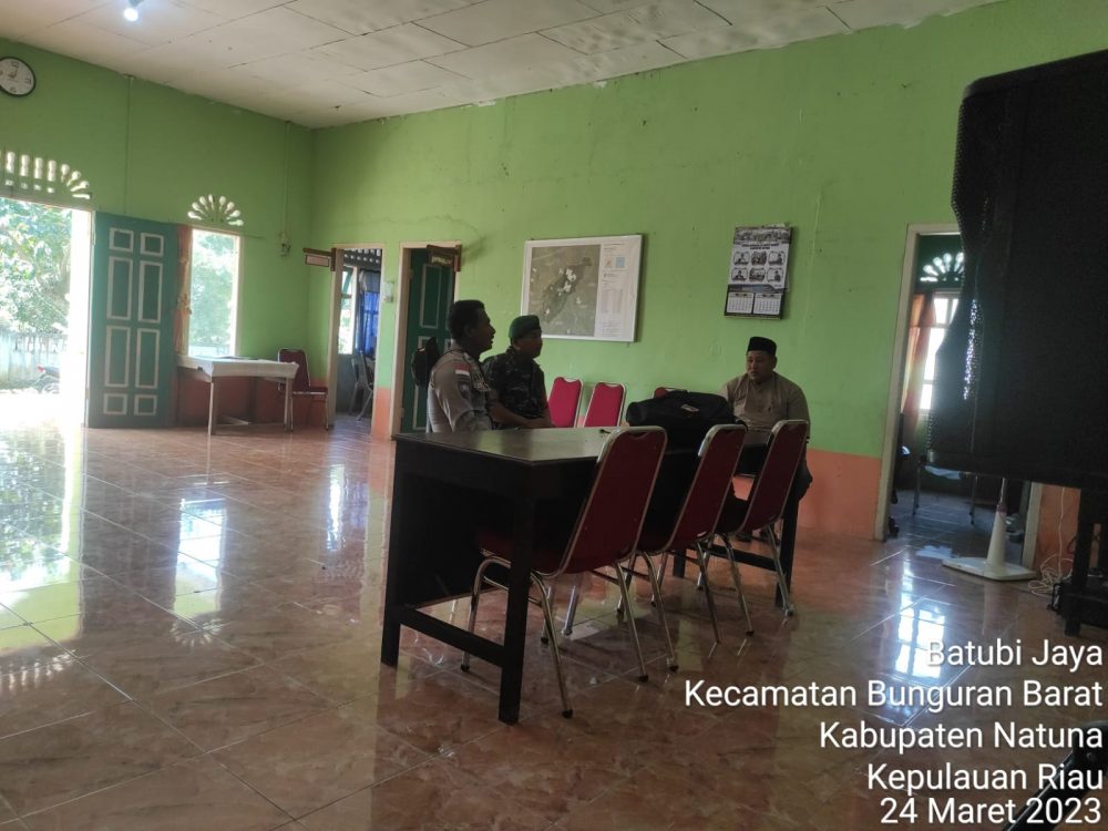 Ciptakan Keamanan Selama Ramadhan, Babinsa Sertu Nurdin Jalin Koordinasi Dengan Perangkat Desa