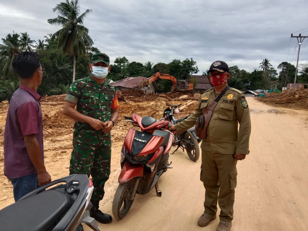 Babinaa Serda Mawardi Ajak Satpol PP Bantu Pulihkan Traumatik Warga Pasca Longsor Babinaa Serda Mawardi Ajak Satpol PP Bantu Pulihkan Traumatik Warga Pasca Longsor