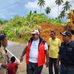 Bupati Padang Pariaman Turun Langsung Tinjau Jalan Yang Amblas di Kecamatan V Koto Timur Bupati Padang Pariaman Turun Langsung Tinjau Jalan Yang Amblas di Kecamatan V Koto Timur