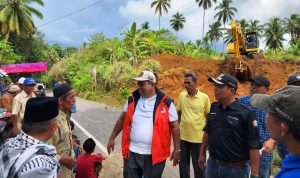 Bupati Padang Pariaman Turun Langsung Tinjau Jalan Yang Amblas di Kecamatan V Koto Timur Bupati Padang Pariaman Turun Langsung Tinjau Jalan Yang Amblas di Kecamatan V Koto Timur