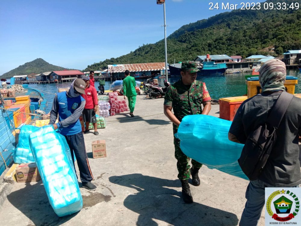 Jalin Komsos, Babinsa Serda Syamsul Himbau Para Buruh Jaga Kesehatan Pada  Bulan Suci Ramadhan