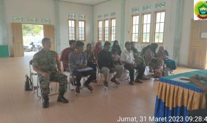 Babinsa Serda Andi Saputra Hadiri Rapat Pleno Hasil Coklit Pantarih Desa Telok Buton Babinsa Serda Andi Saputra Hadiri Rapat Pleno Hasil Coklit Pantarih Desa Telok Buton