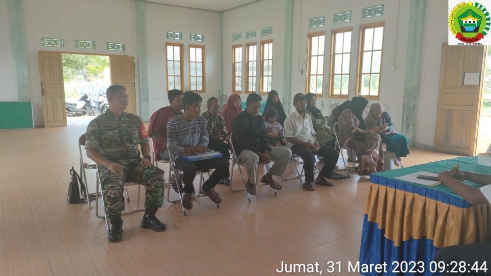 Babinsa Serda Andi Saputra Hadiri Rapat Pleno Hasil Coklit Pantarih Desa Telok Buton