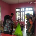 Babinsa Kopda Andri Dampingi Nakes, Lakukan Posyandu Terhadap Balita Babinsa Kopda Andri Dampingi Nakes, Lakukan Posyandu Terhadap Balita