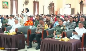 Dandim 0318/Natuna Hadiri Penyerahan Bantuan Dari Gubernur Kepri Kepada Pemda Natuna Dandim 0318/Natuna Hadiri Penyerahan Bantuan Dari Gubernur Kepri Kepada Pemda Natuna
