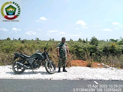 Memasuki Musim Kemarau, Personil Koramil 03/Sedanau Patroli di Sejumlah Titik Rawan Karhutla