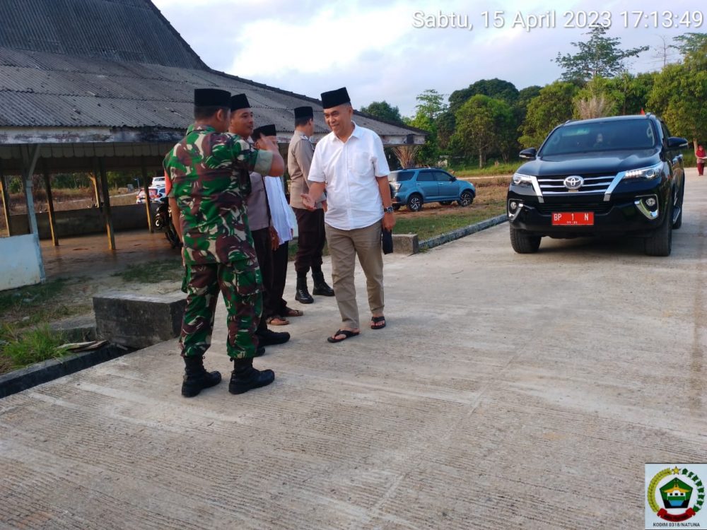 Babinsa Koramil 03/Sedanau Monitoring Acara Bupati Natuna Dalam Kegiatan Safari Ramadhan