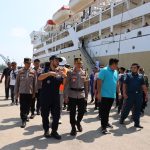 Hari Pertama Operasi Ketupat, Kapolres Bintan Bersama Bupati Bintan Cek Arus Mudik di Pelabuhan Sri Bayintan Kijang