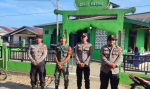Berikan Rasa Aman, Babinsa Koramil 06/Serasan Bersama Polsek Lakukan Pengamanan Sholat Idul Fitri 1444 H