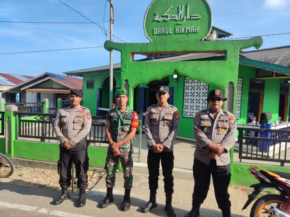 Berikan Rasa Aman, Babinsa Koramil 06/Serasan Bersama Polsek Lakukan Pengamanan Sholat Idul Fitri 1444 H Berikan Rasa Aman, Babinsa Koramil 06/Serasan Bersama Polsek Lakukan Pengamanan Sholat Idul Fitri 1444 H